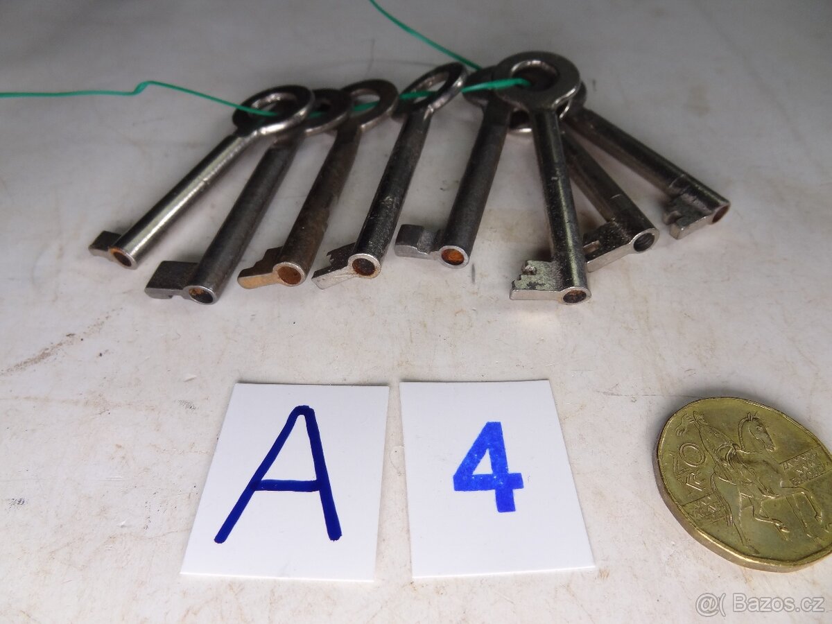 Staré klíče. Sbírka. Velké množství. - 9