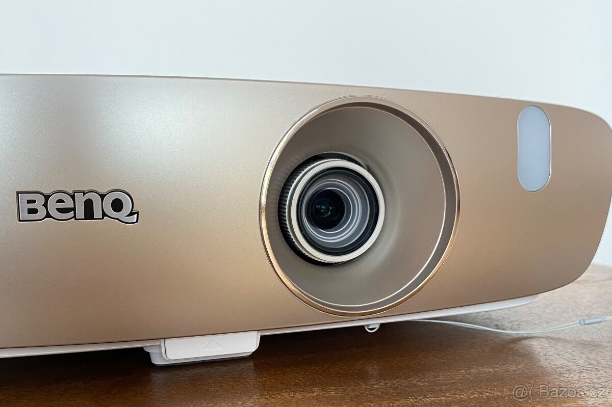 Full HD projektor BenQ W2000 s Rec.709 - 9