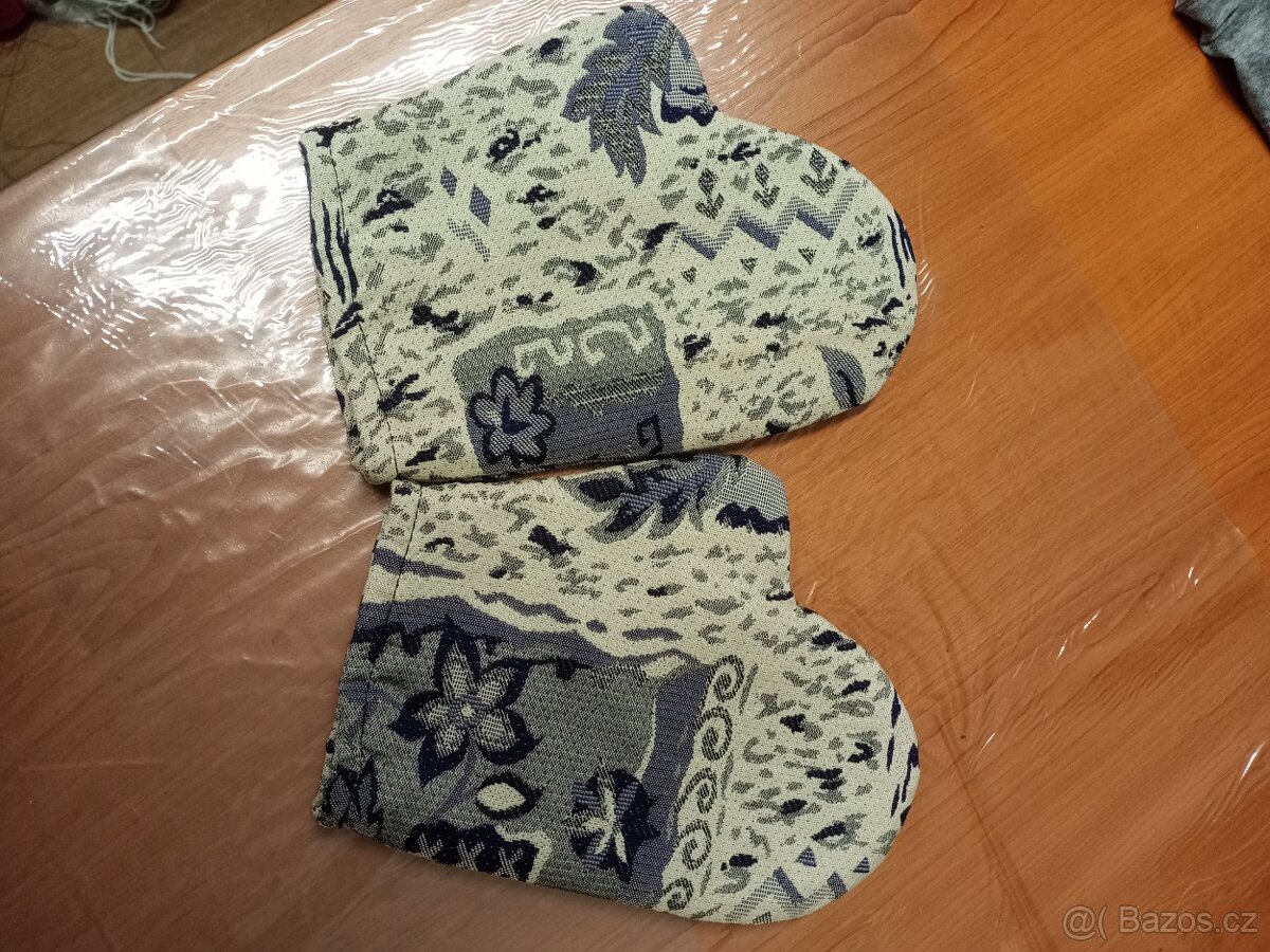 Černé chňapky - 9