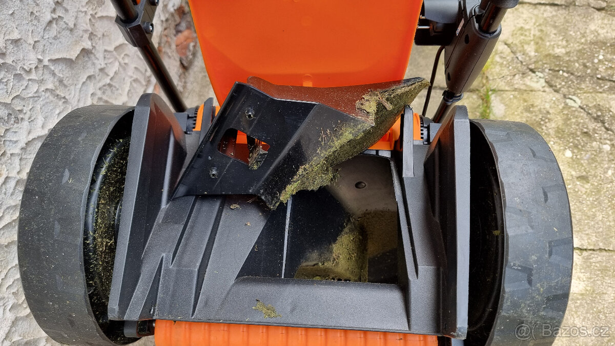 Elektrická sekačka LawnMaster MEB1840M - 9