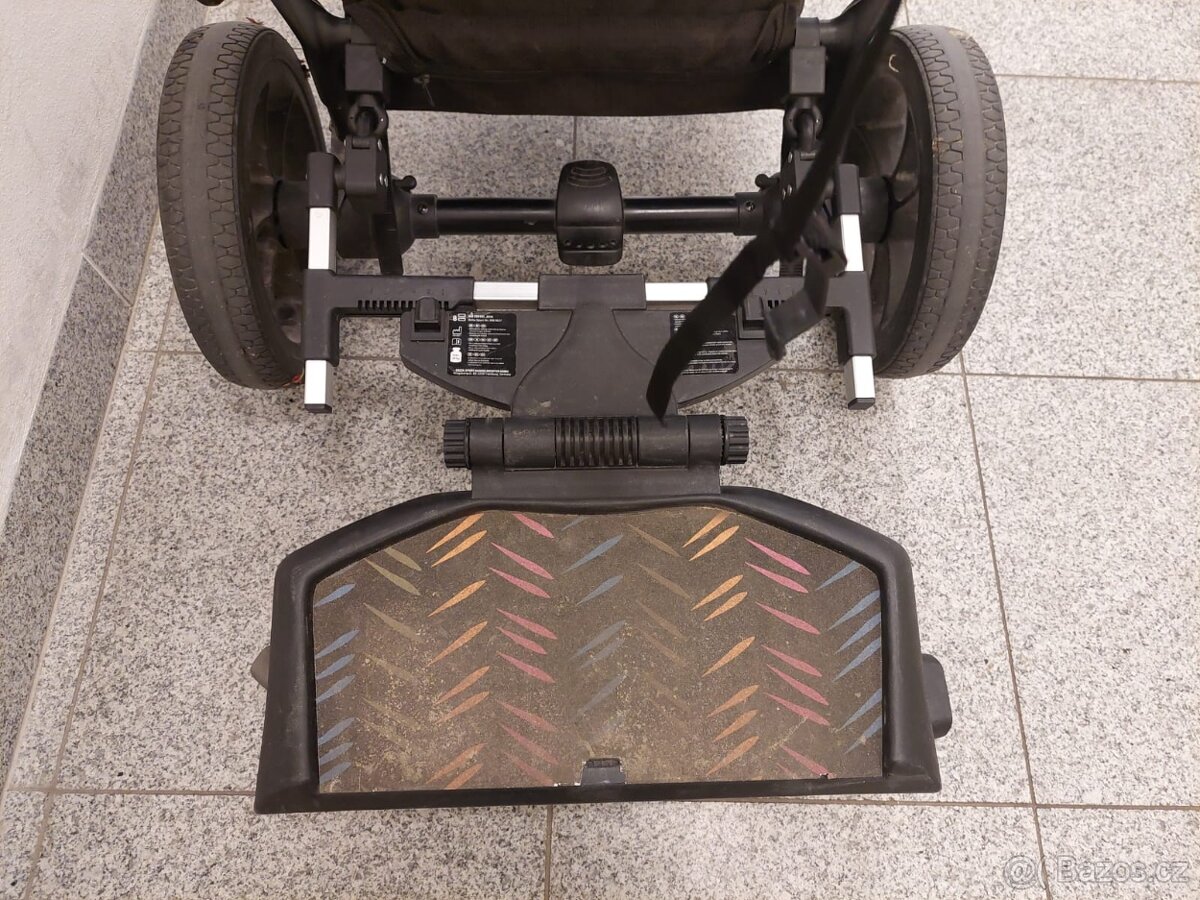 Kočárek Moon - kompletní set s korbičkou - 9