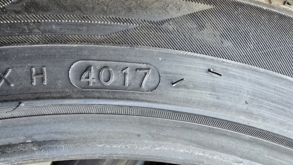 Letní pneu 235/45/18 Hankook - 9