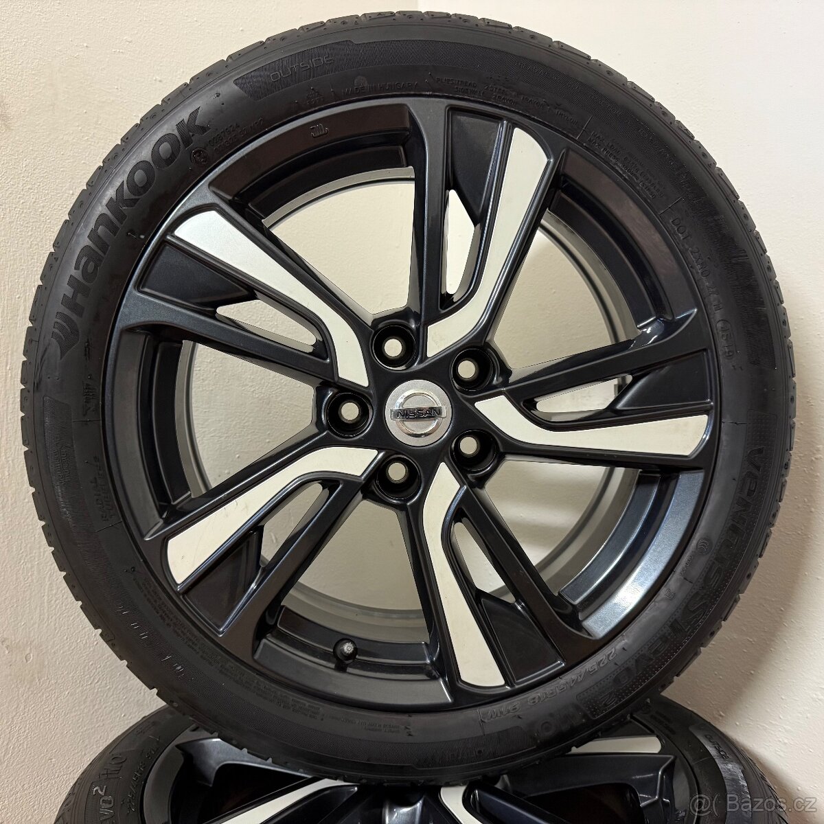 NISSAN JUKE F15 5x114,3 R18 ET47+LETNÍ 225/45R18 7mm - 9