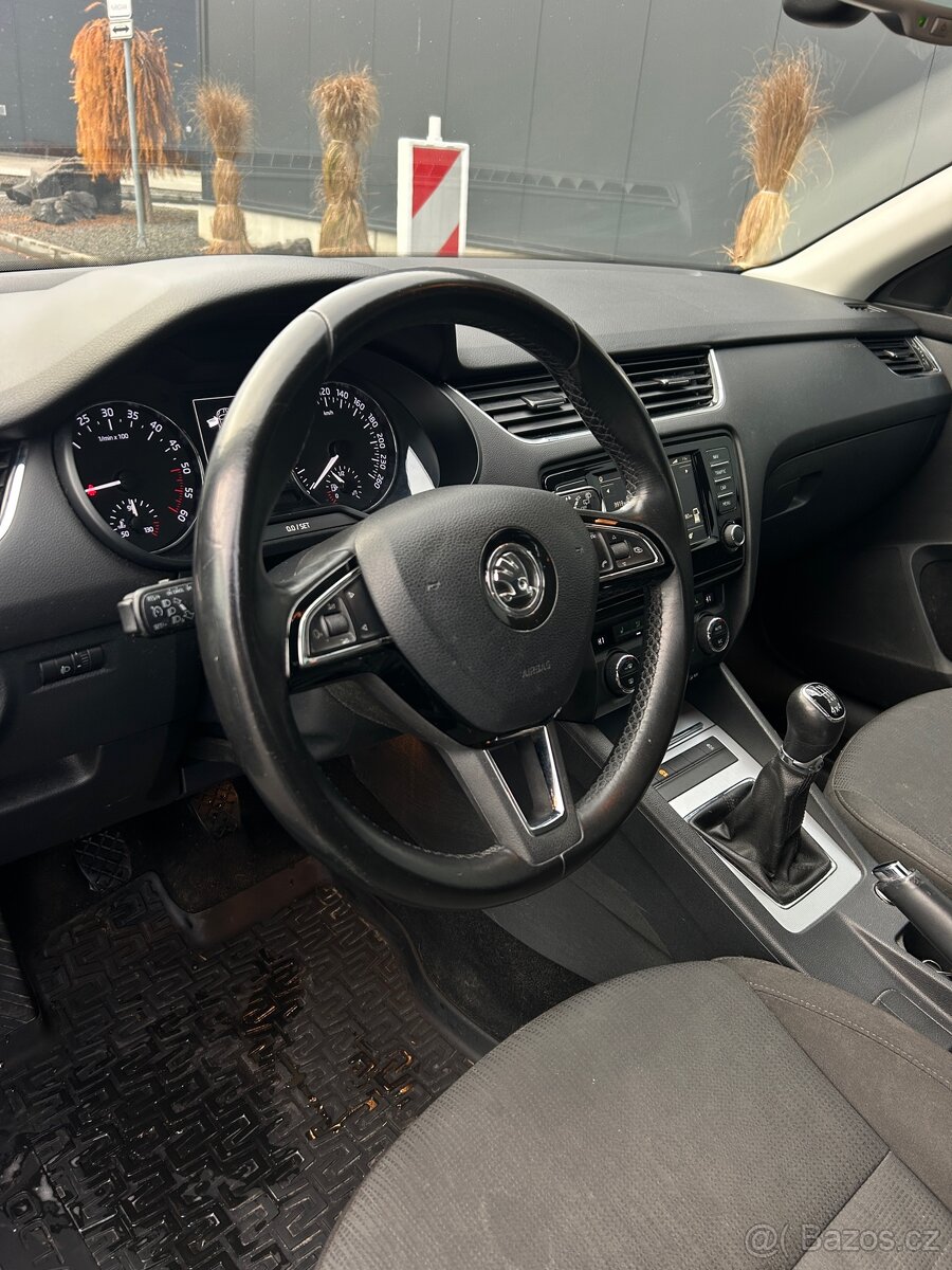 Prodám Škoda Octavia III 3 1.6 TDi ČR DPH - 9