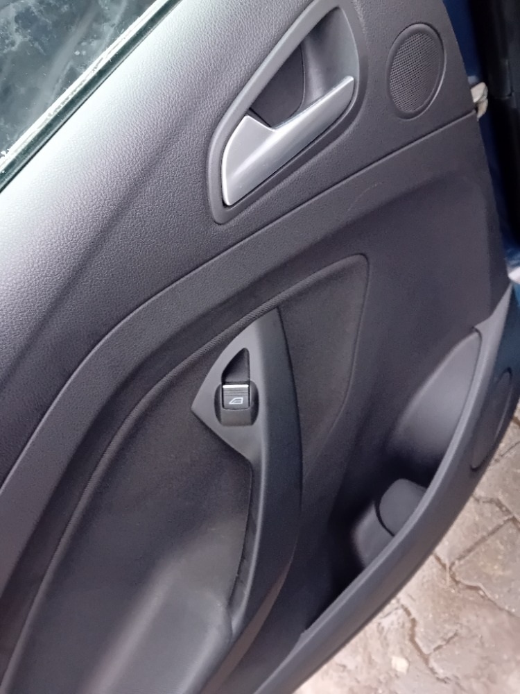 Ford Cmax TITANIUM 1.0 ECOBOOST 92 kw (10/2019) - 9