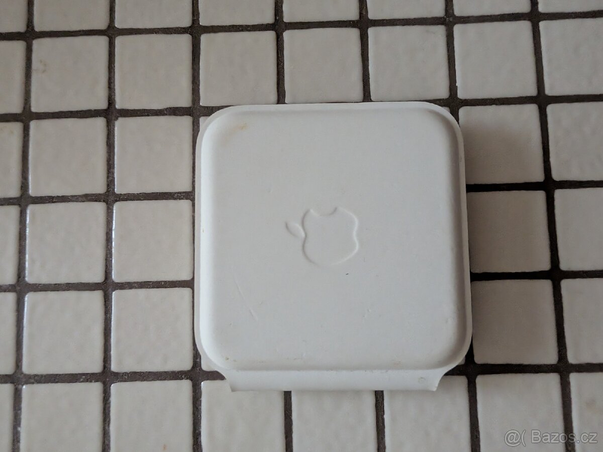 Prodam Apple iPad příslušenství - 9