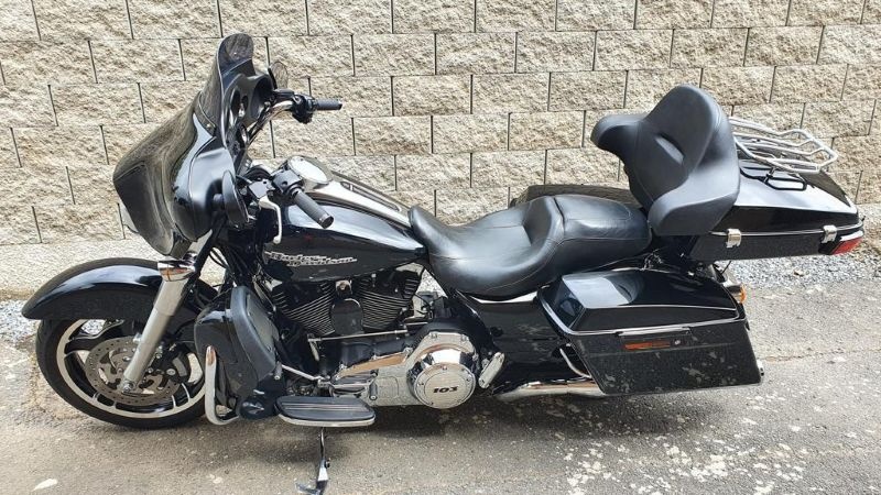 Harley Davidson FLHX Street Glide - 9