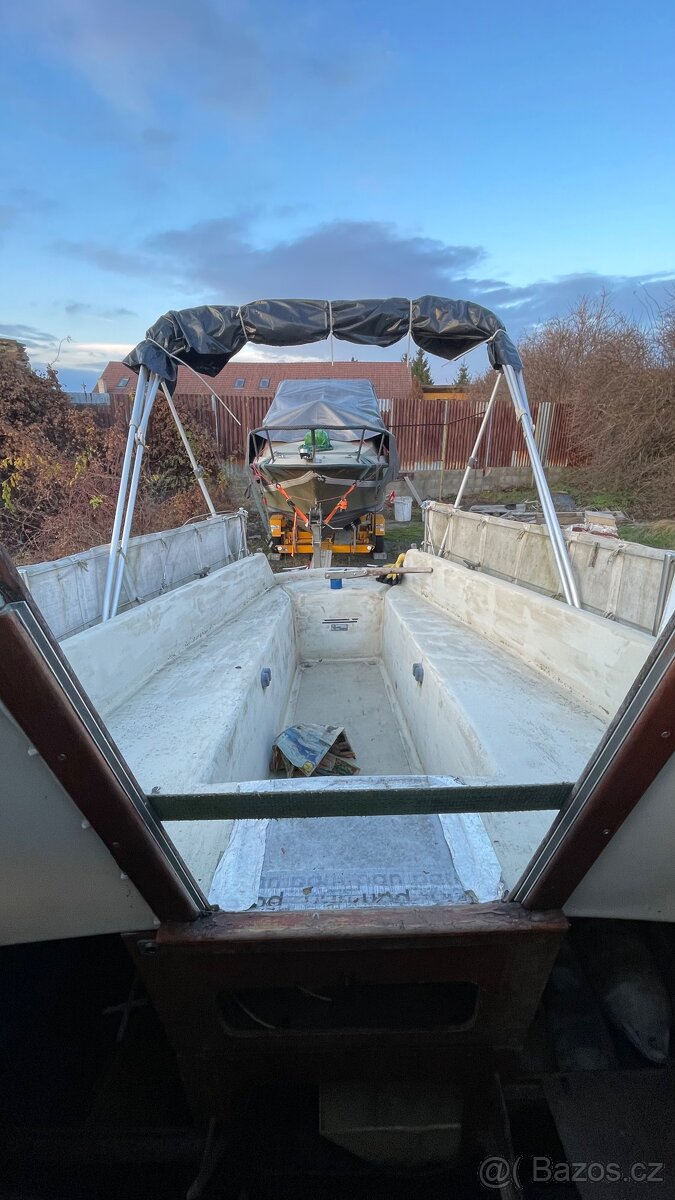 Loď s vlekem bez Tp - 9