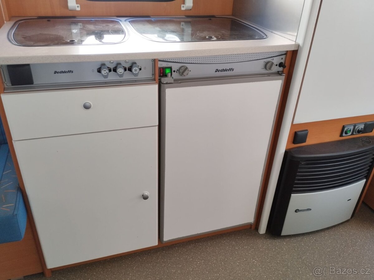 DETHLEFFS Tourist č.226. Rok 2007.1100kg.Pevné postele - 9