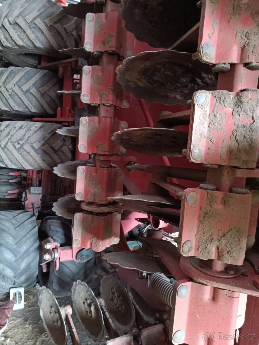 Kverneland U-drill 6000 - 9