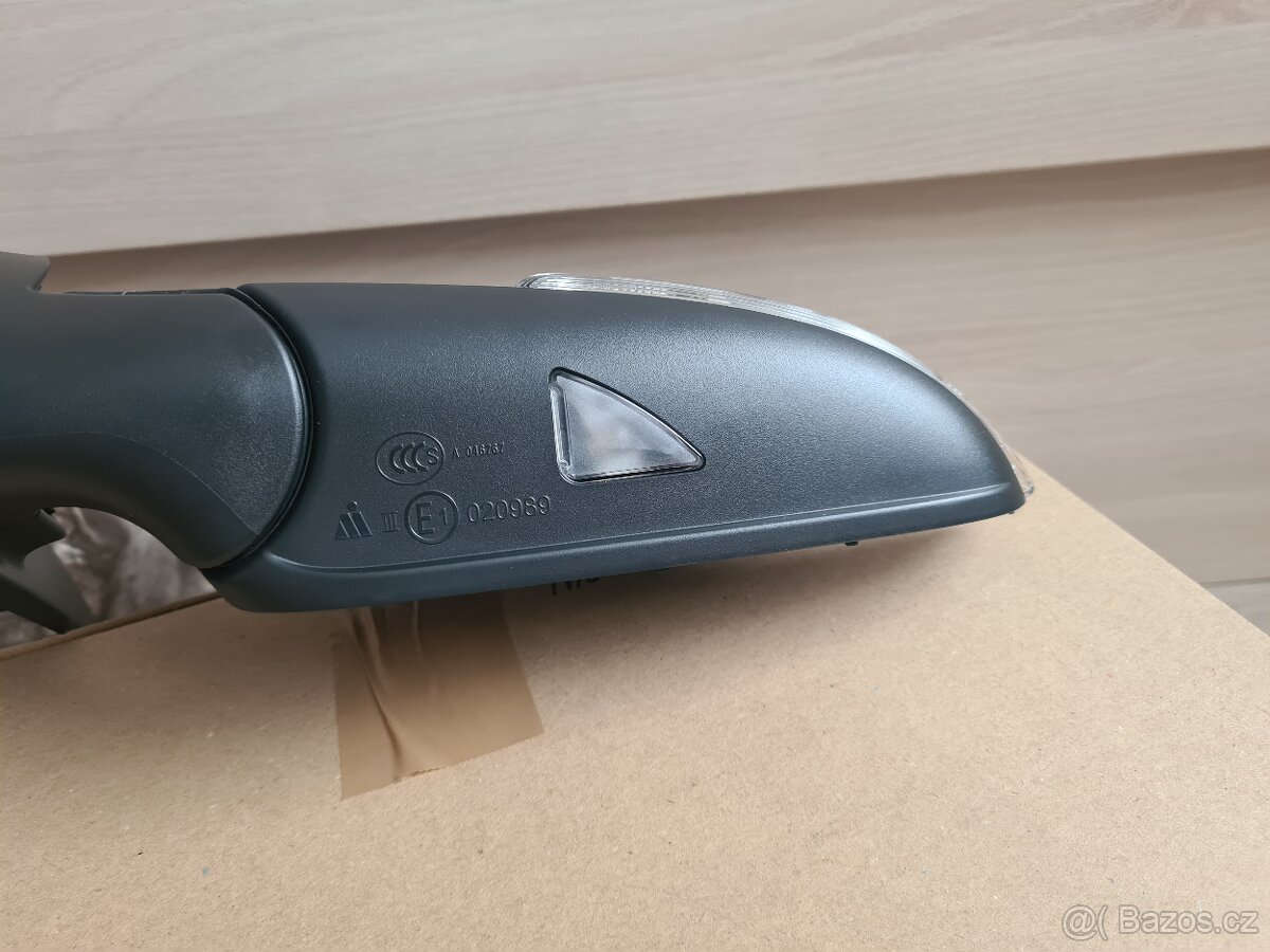 NOVÉ Levé zrcátko Superb 2 s podsvícením 9+2 PIN - 9