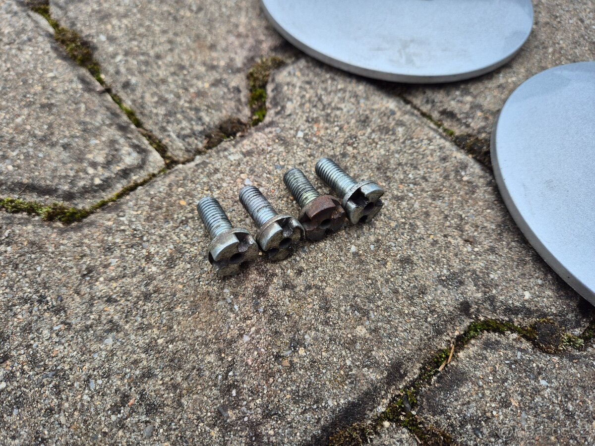 Disky Renault 6,5x16" - 9