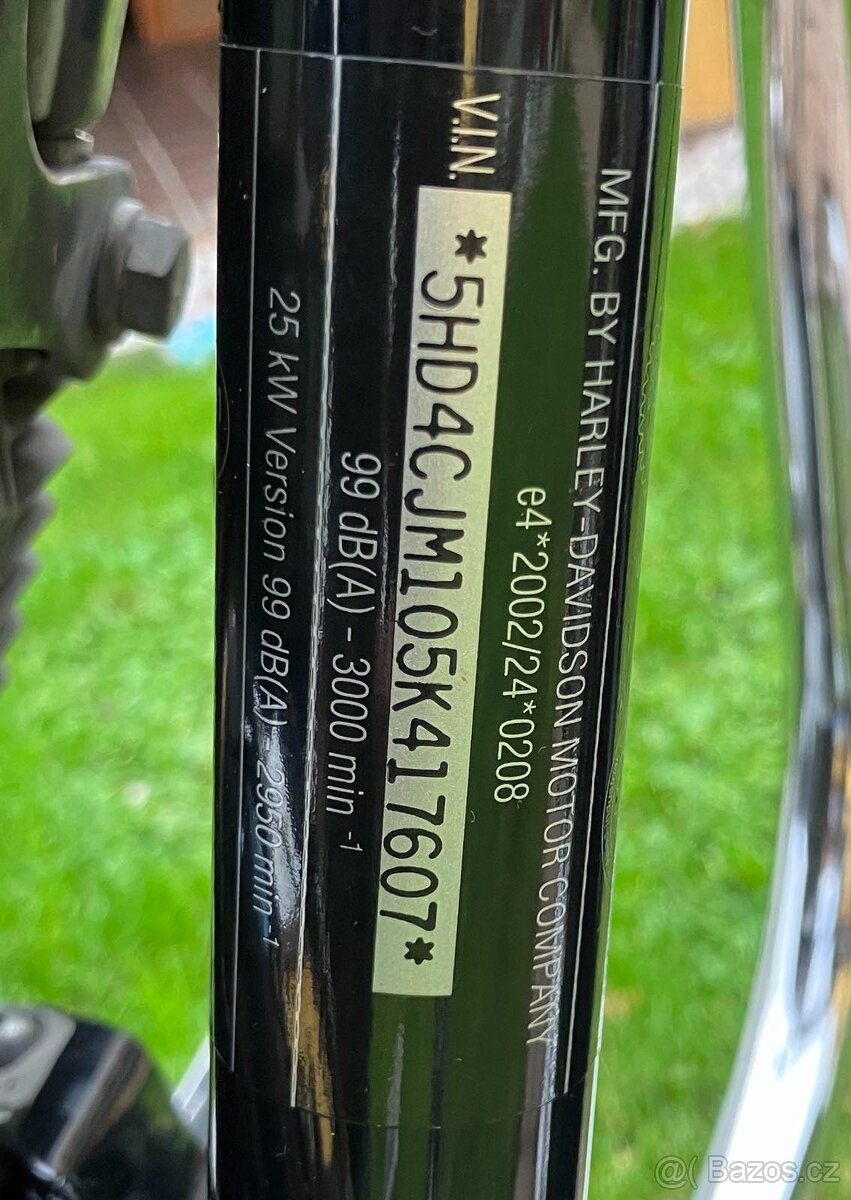 Harley-Davidson Sportster XL 883 Custom - 9