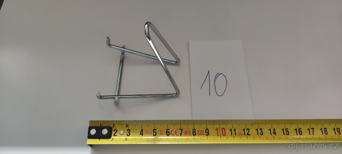 Euroháčky do děrovaných prodejních plechů, stojanů. - 9