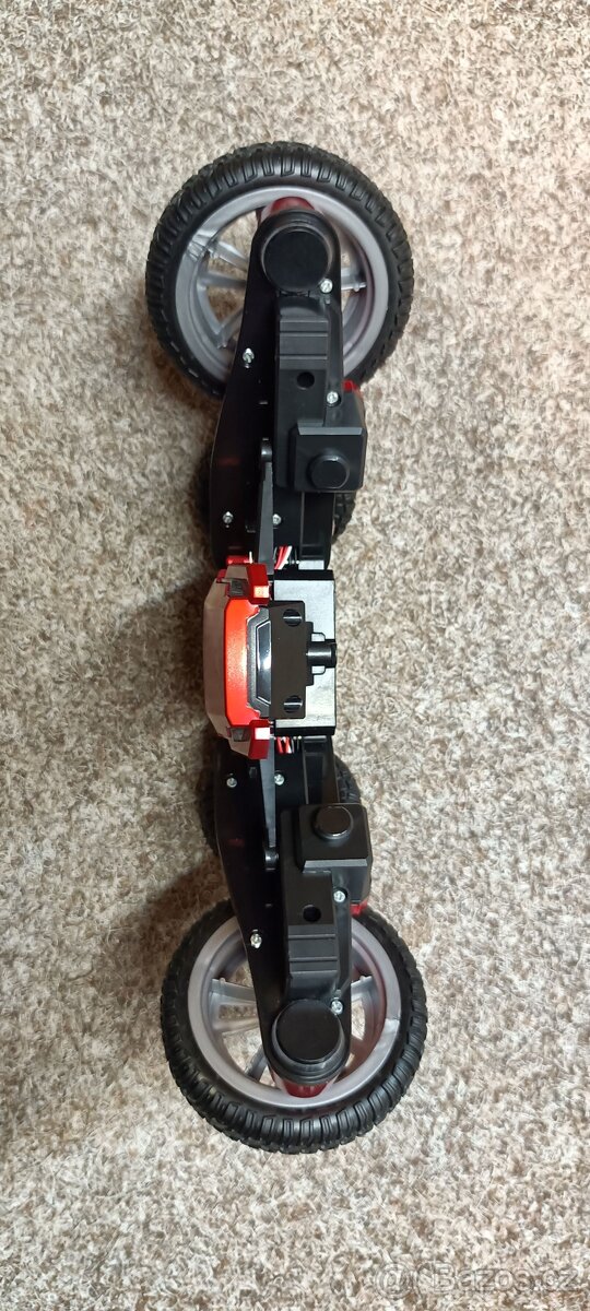 RC akrobatické auto DEERC DE84 Iron Man (nové jen rozbalené) - 9