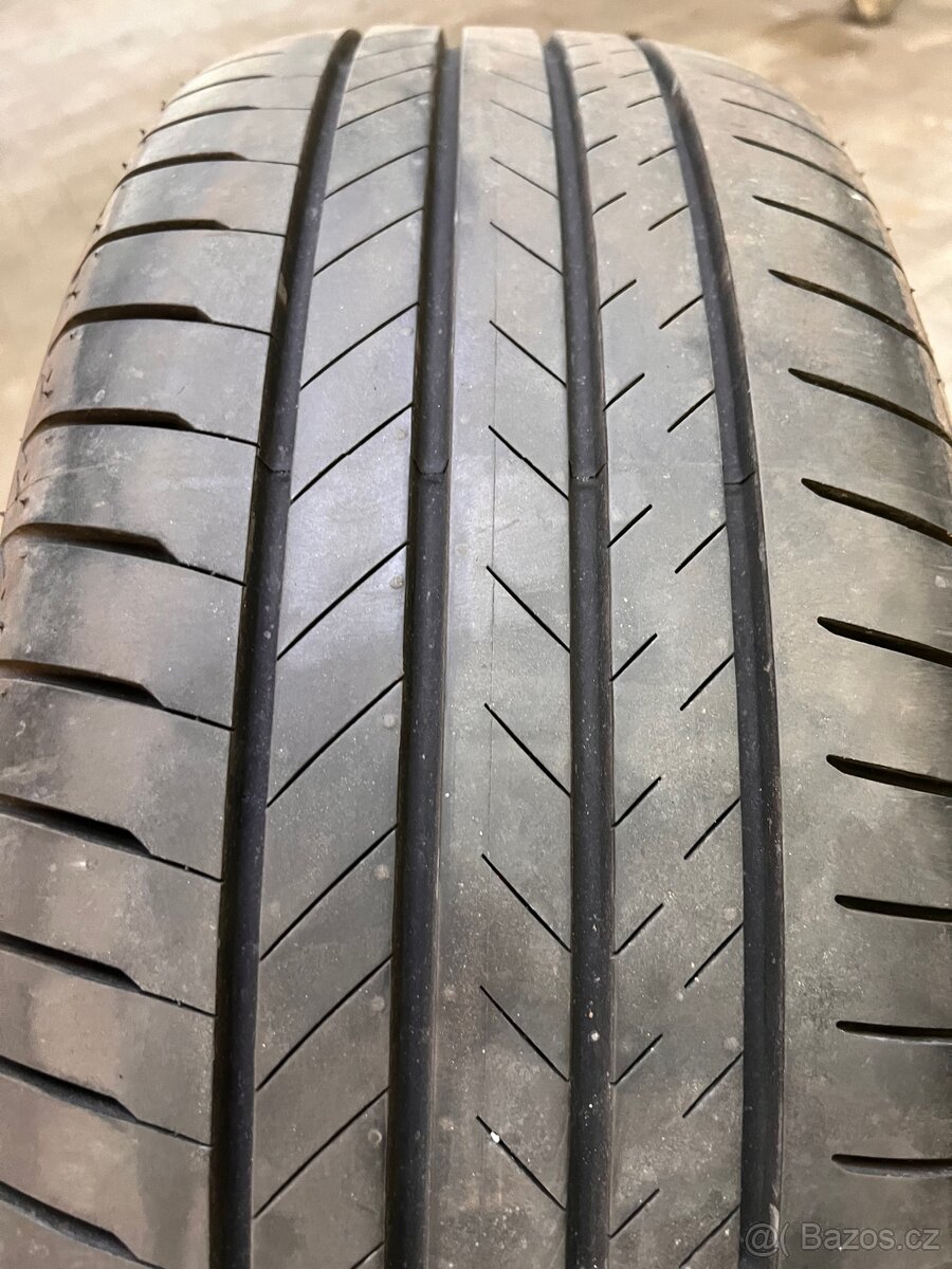 Bridgestone Alenza 235/55 R19 - 9