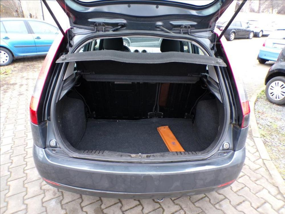 Ford Fiesta 1,3 i KLIMATIZACE - 9