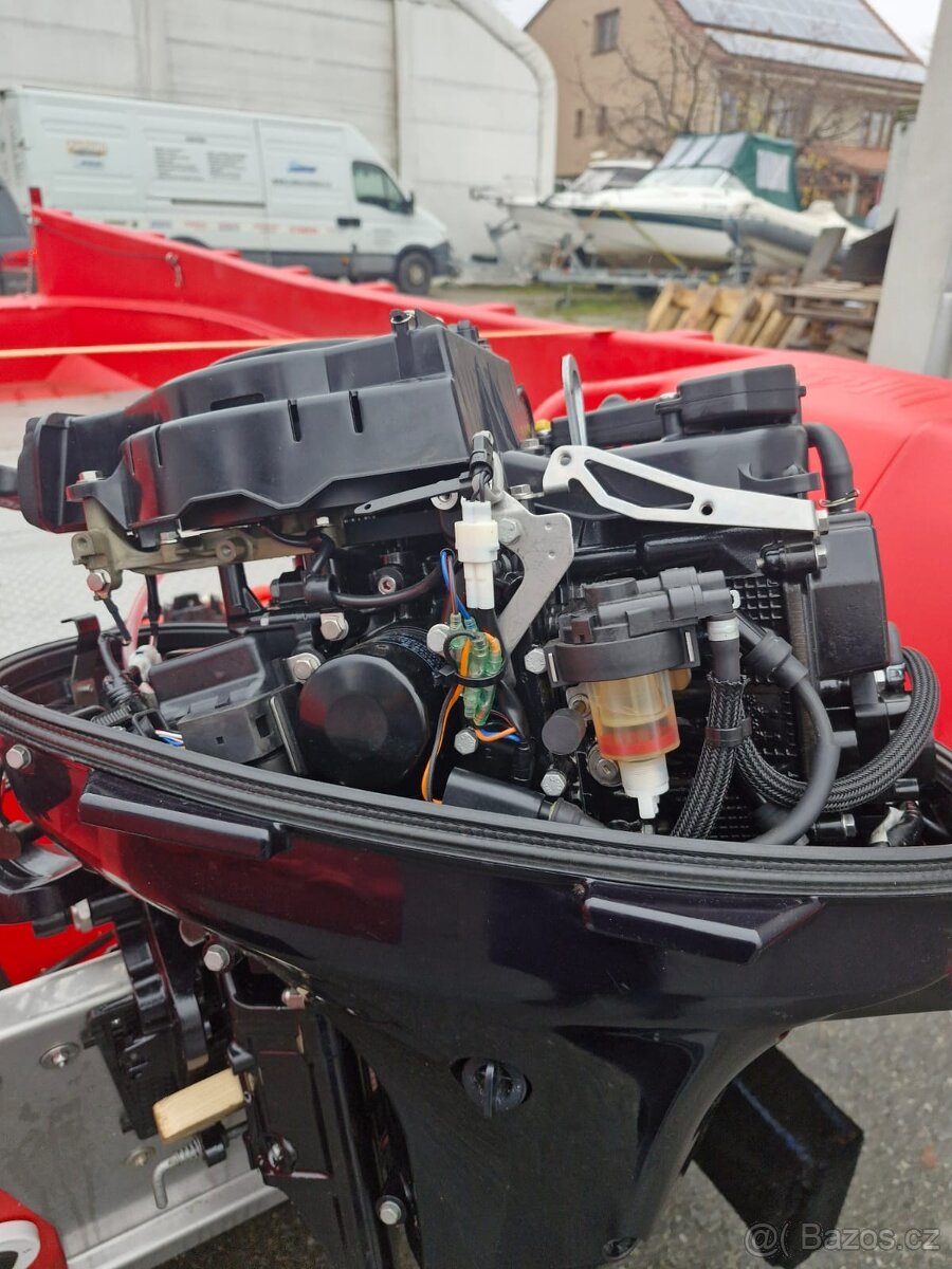 člun WHALY 500R - 9