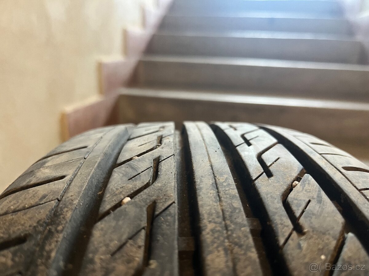 Pneu 205 /60 R16 - 9
