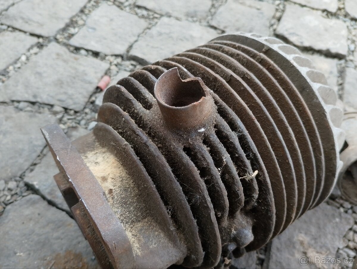 Jawa 250 speciál motor - 9