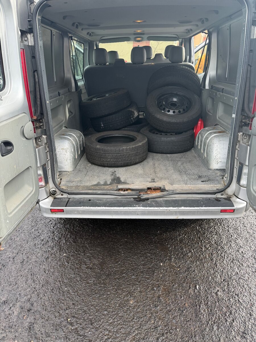 Renault trafic 2.0cdti 84KW 2008 - 9