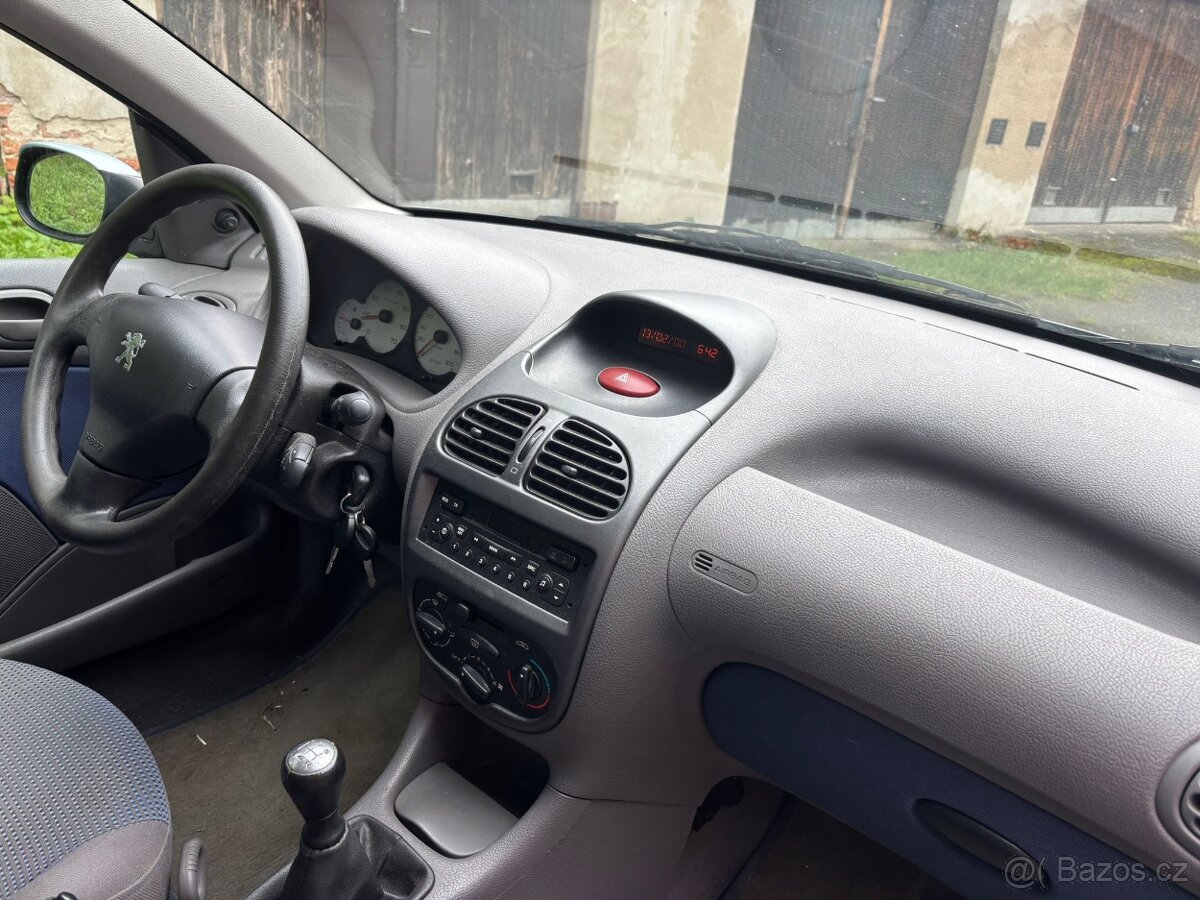 PEUGEOT 206 1.1 120 TKM, VCELKU NA NÁHRADNÍ DÍLY - 9