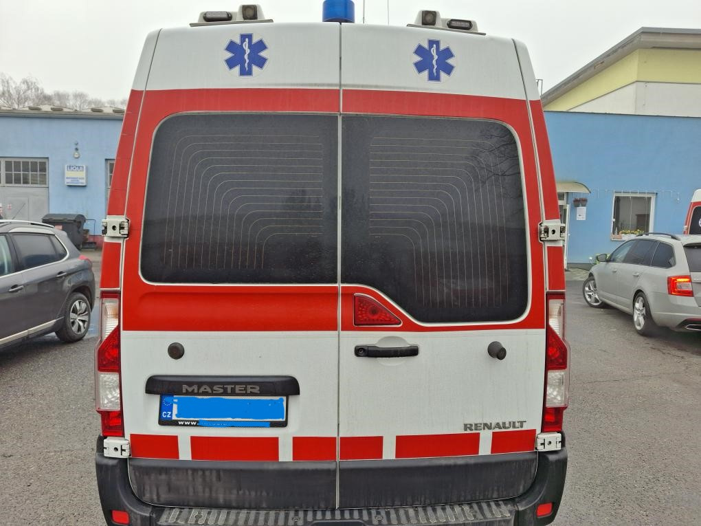 Renault Master 2,3 dci sanitní - 9
