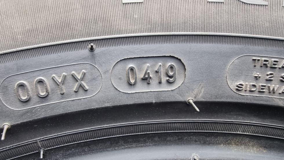 Letní pneu 235/50/17 Michelin - 9