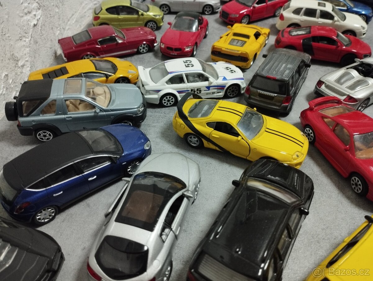 Modely autíček 1/43 - 9