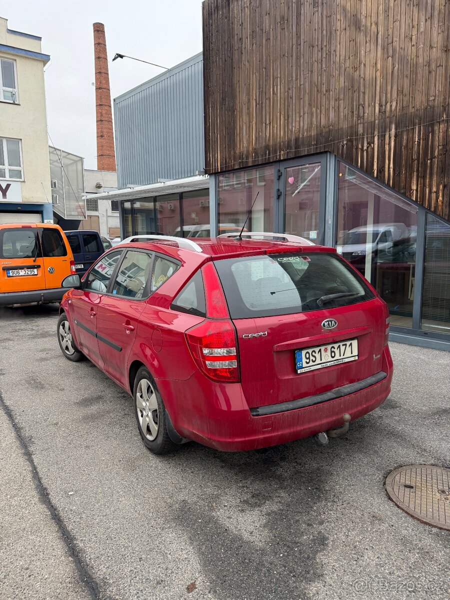 Kia cee'd kombi, benzín, manuální - 9