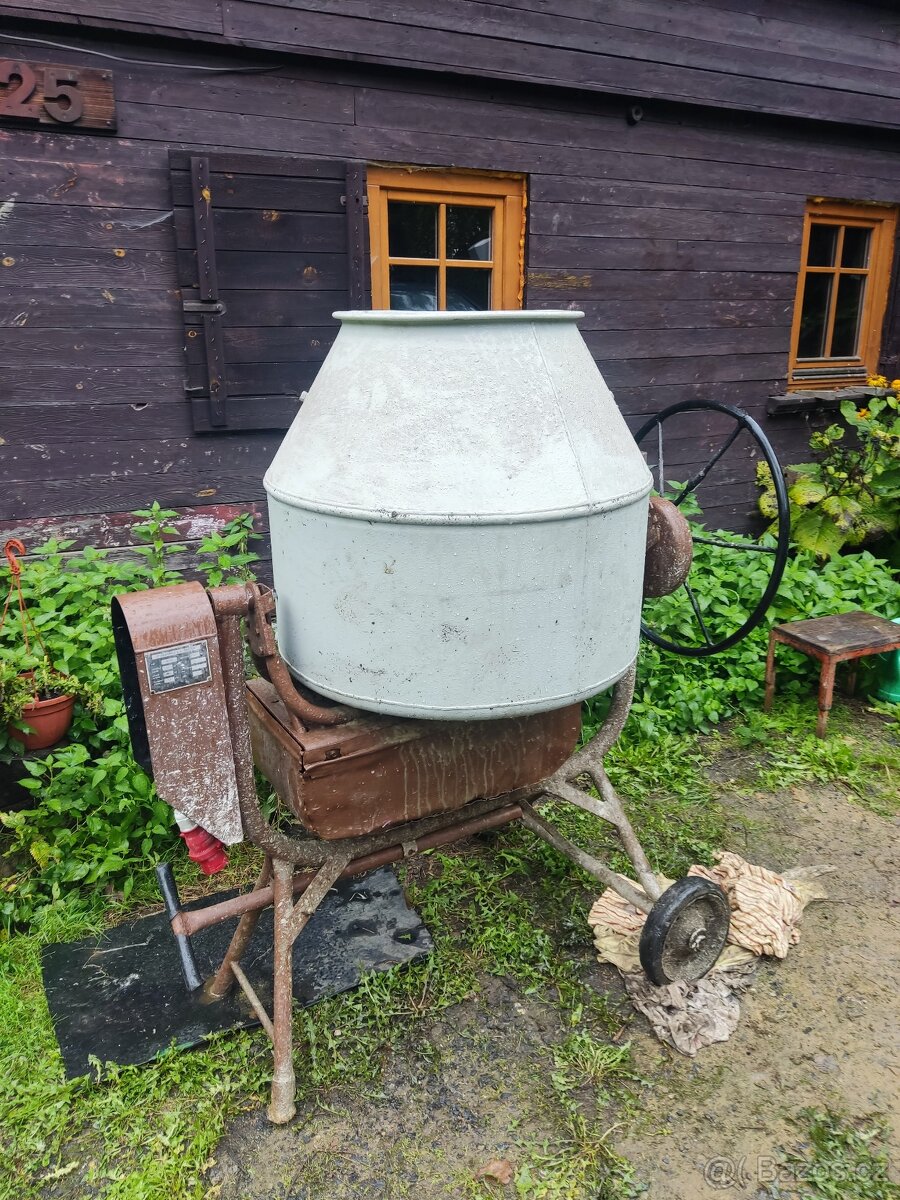 Prodám na stavební michacku - 9