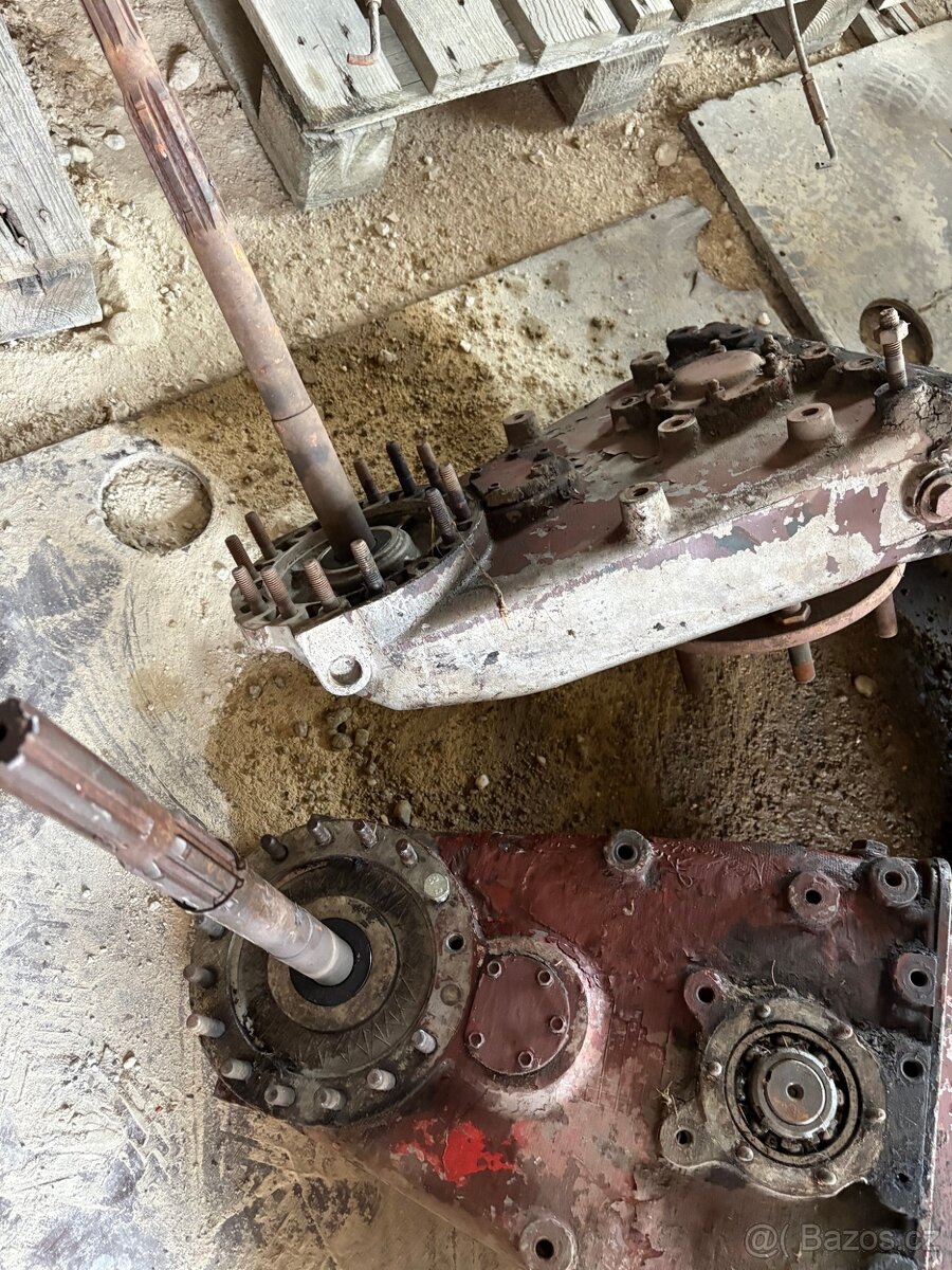 Díly traktor RS 09 (závaží, čerpadla, portály atd.) - 9