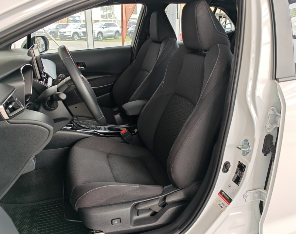 Toyota Corolla 1.8 hybrid - 9