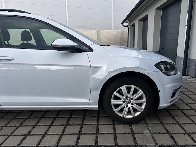 VW Golf Variant 1.0 TSi, 2017, automatická klima, tempomat - 9