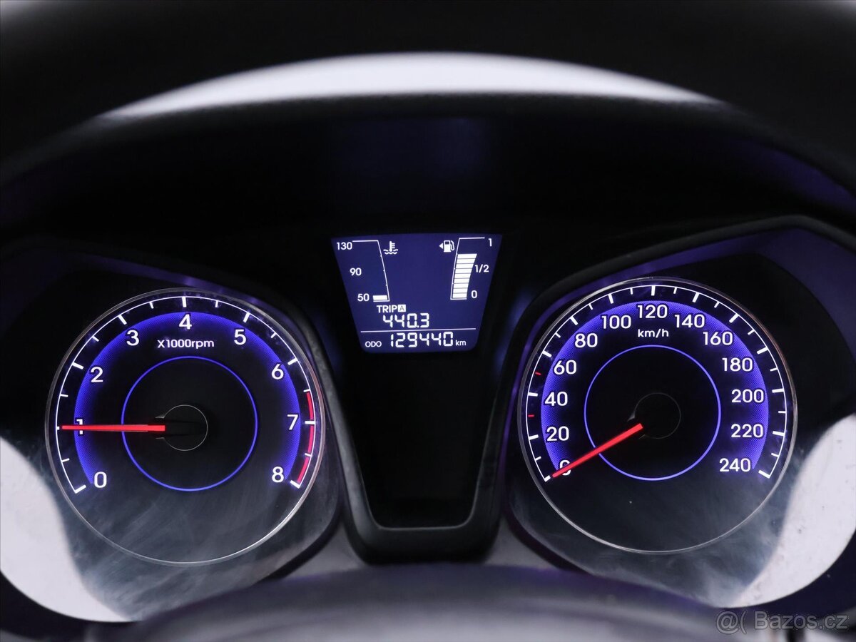 Hyundai ix20 1,4 i CZ Klima 66kW Tažné (2011) - 9