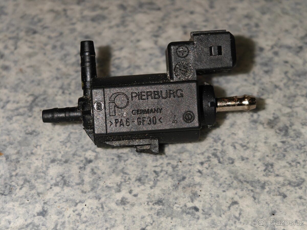 Díly na Volvo S80, V60, zrcátka, příčníky... - 9