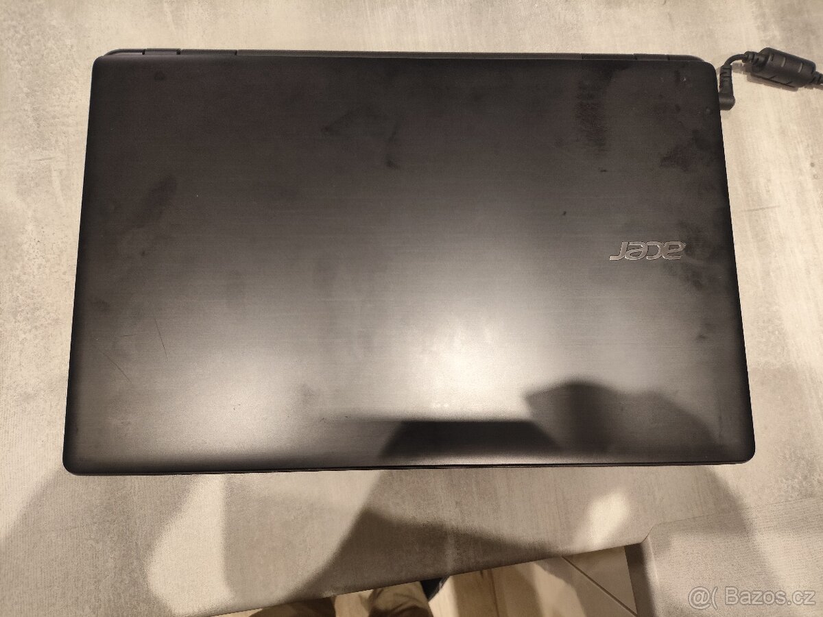 Herní notebook Acer v pěkném stavu volný do smazání - 9