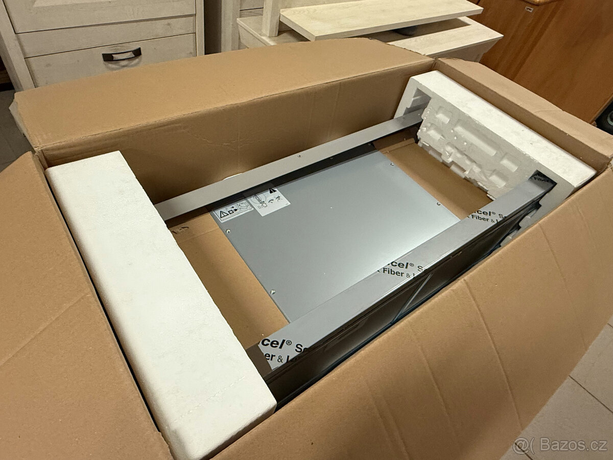 Nové vestavné digestoře 90cm AEG , - 9