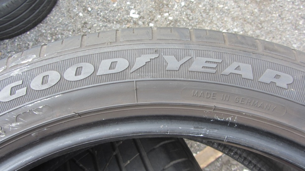 Letní pneu 255/45/20 Good Year - 9