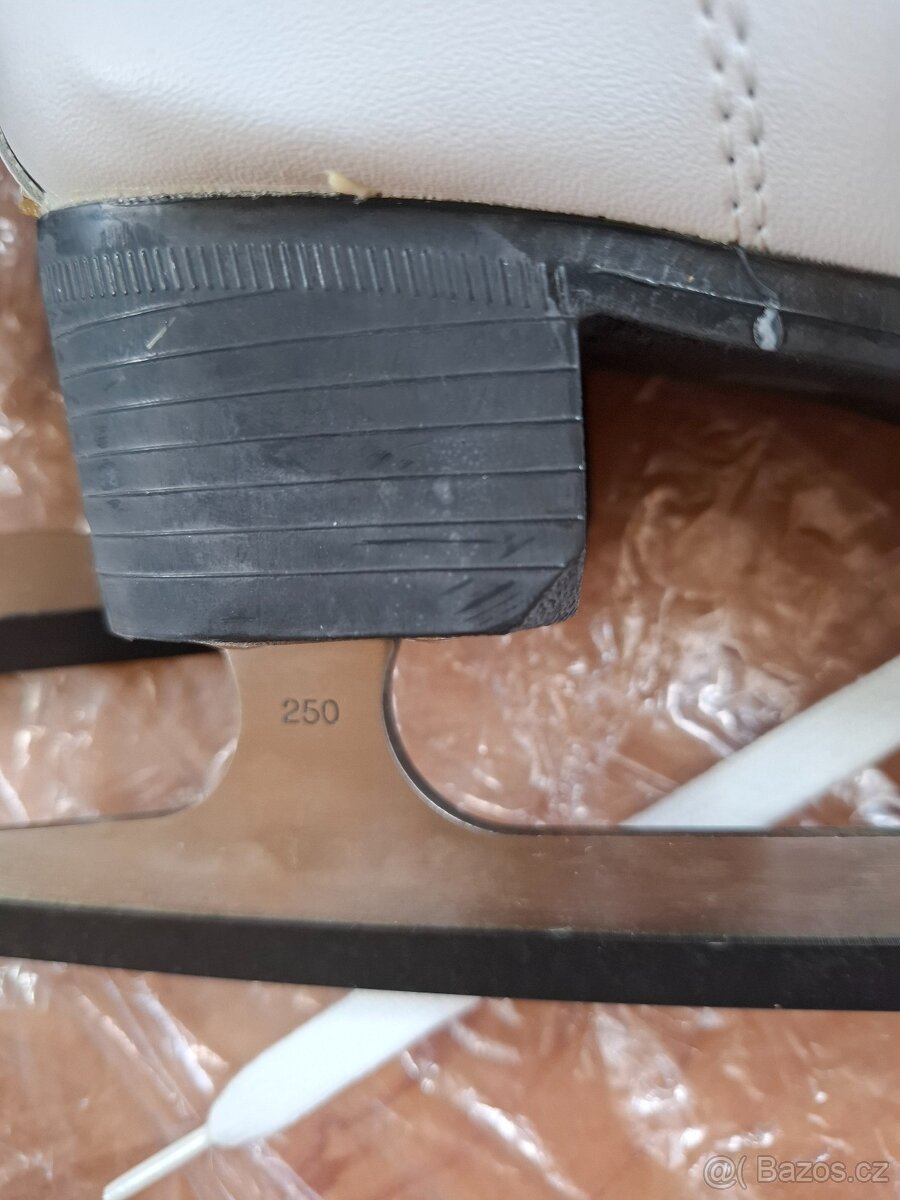 Prodám dámské zimní brusle vel. 41, nové - 9