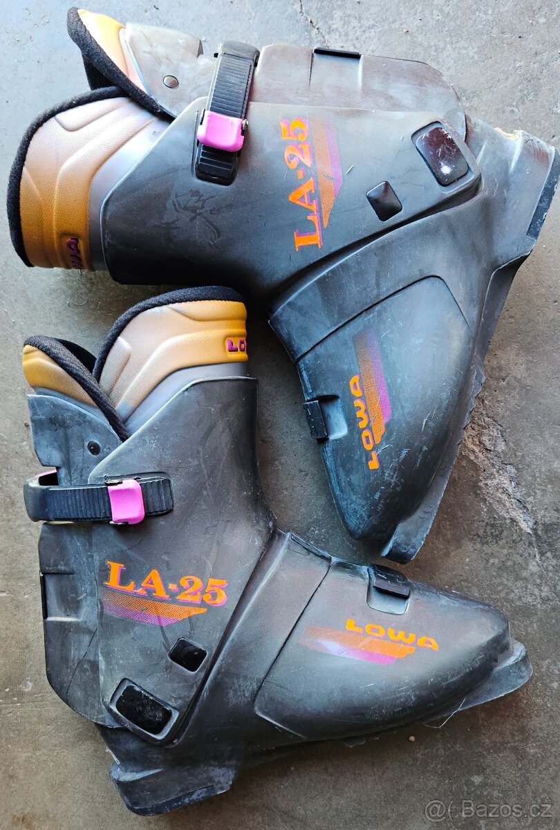 Lyžařské boty 25,0 - 25,5 - 9