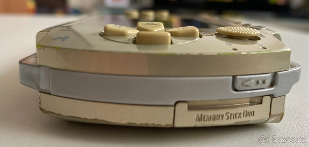 PSP 1000 Gold + 64gb - 9