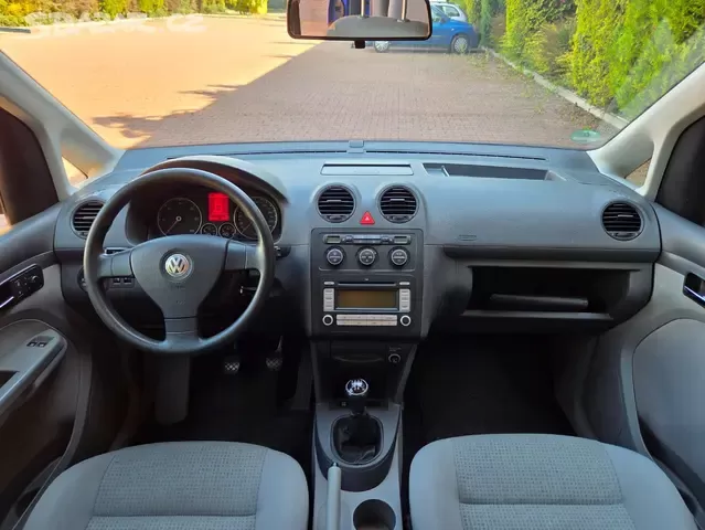 Caddy Maxi 1.9TDI 77kW,7míst,webasto,taž,bez koroze,serviska - 9