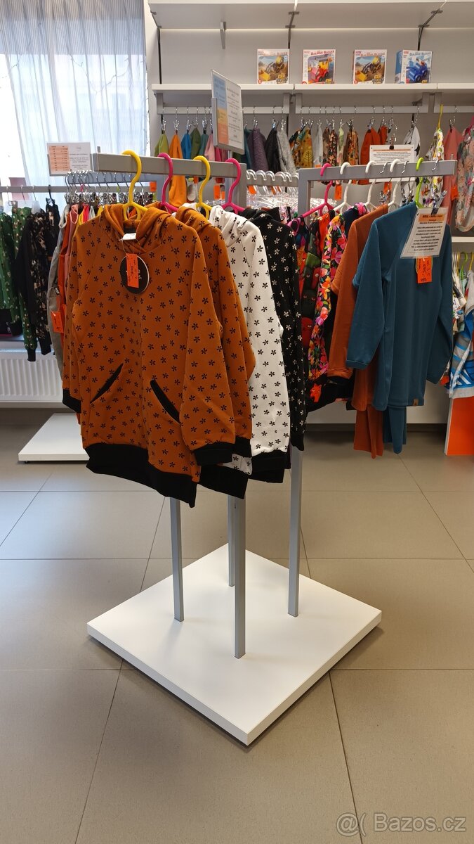 Vybavení prodejny - komplet - 9