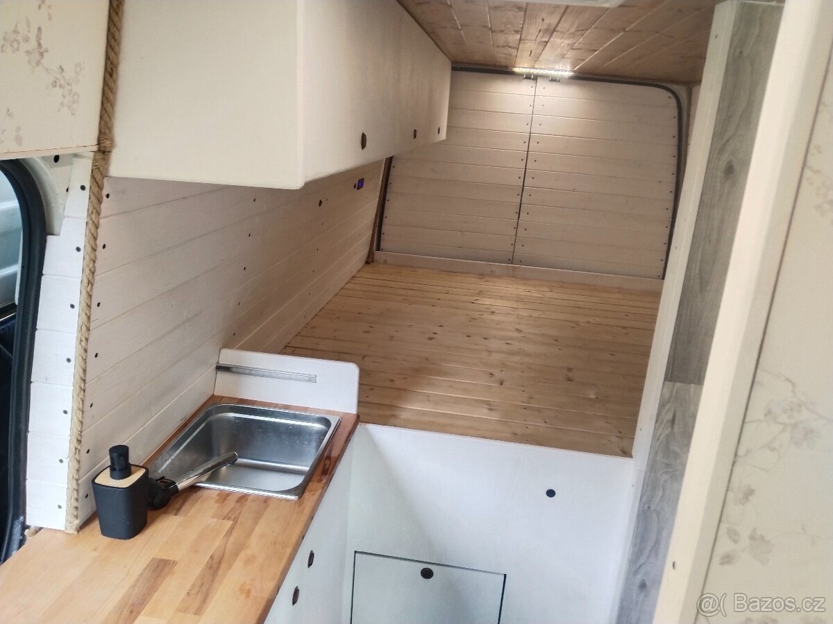 Ford transit Jumbo - Obytná dodávka - 9