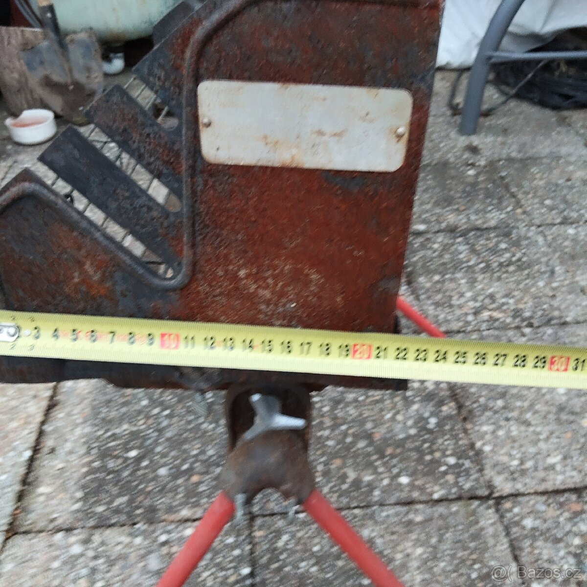 Malý, přenosný, rozkládací gril. - 9