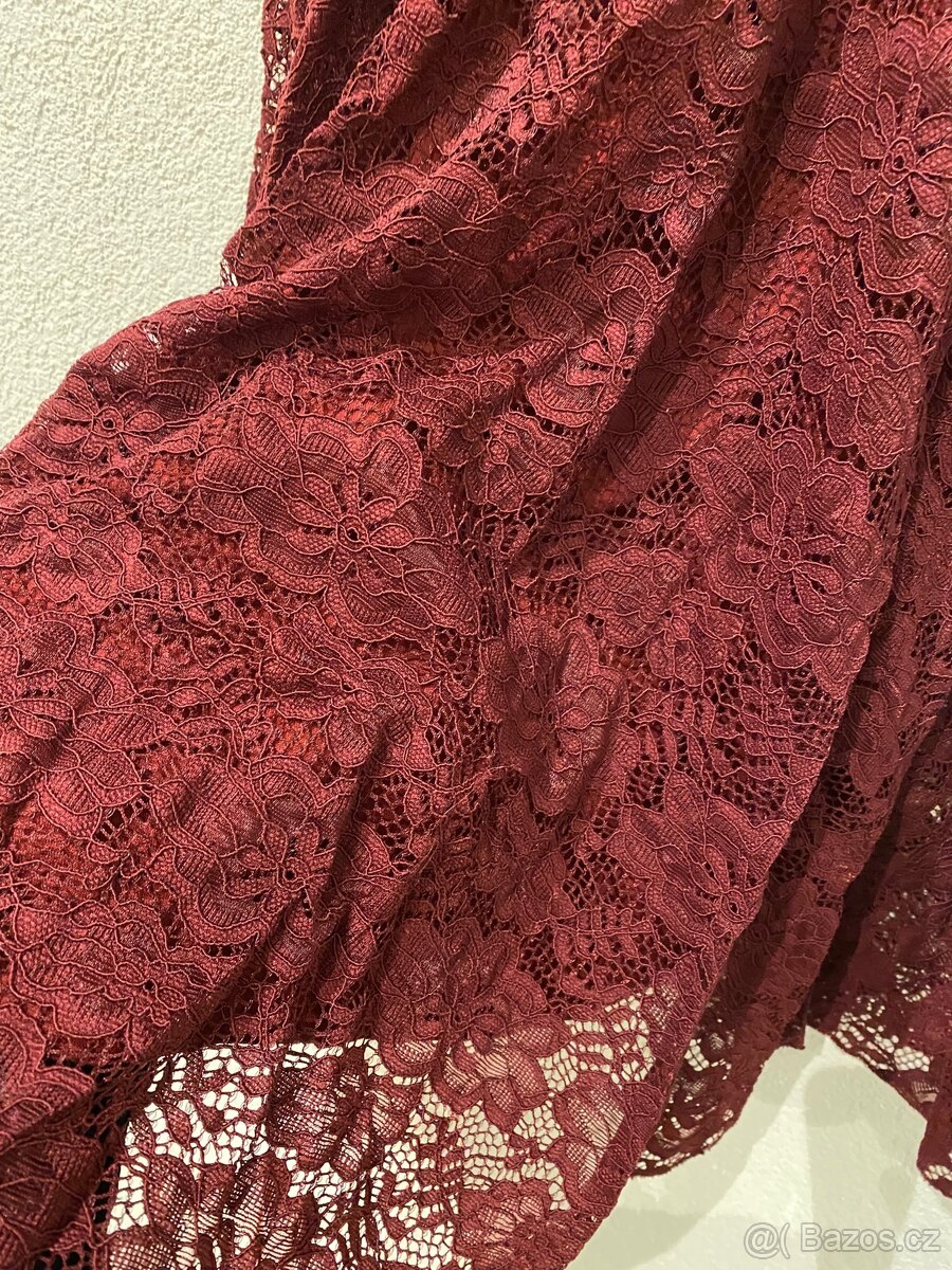 Vínové krajkové šaty - 9