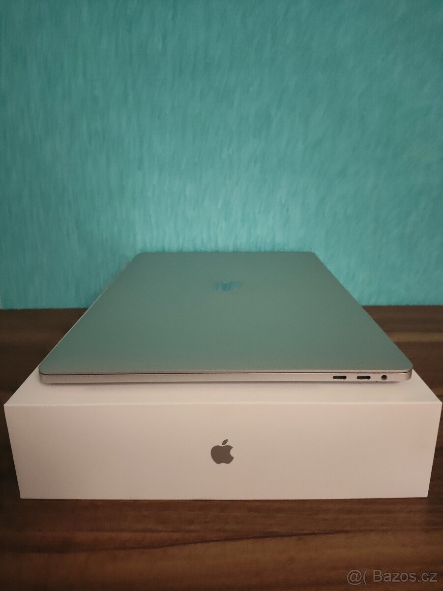 MacBook Pro 15 2017 | i7 • 16GB • 512GB SSD - 9