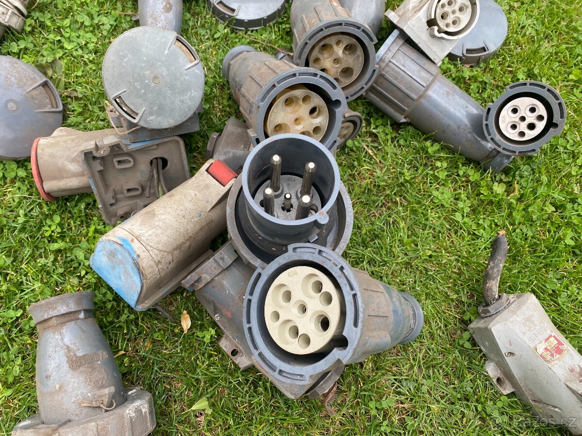 Zásuvka zástrčka 380V prodlužovací kabel 380V - 9