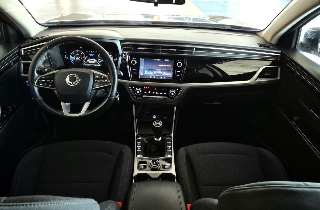 SSANGYONG KORANDO 1.6 2020 1.MAJITEL LED VIRTUAL DISPLAY - 9
